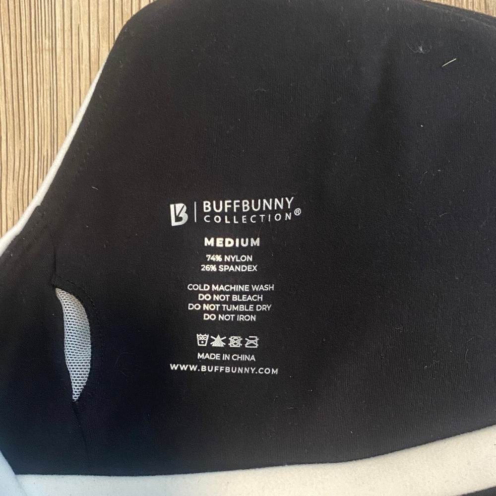 Aurora Sports Bra 
Onyx Black and White - Picture 3 of 3